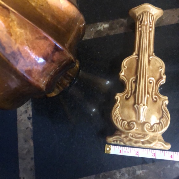 Vintage guitar vase/wall pocket - Picture 10 of 10